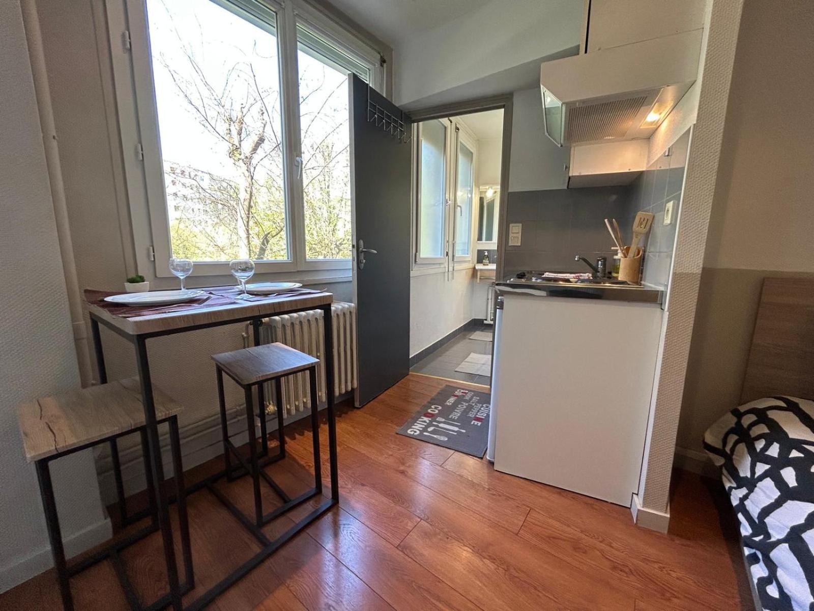 Studio 96 - Wi Fi Fibre - Residence Beausejour - Proche Centre Ville トロワ エクステリア 写真